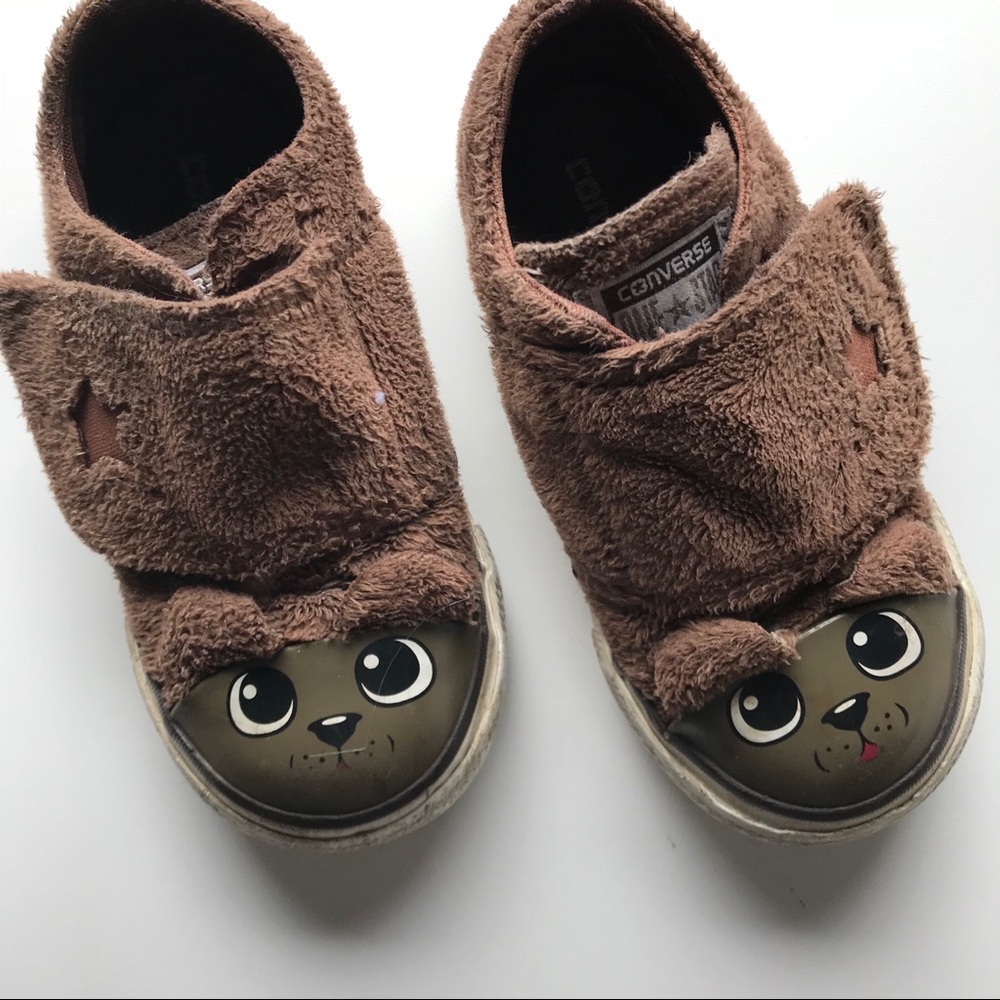 Doggie face converse
